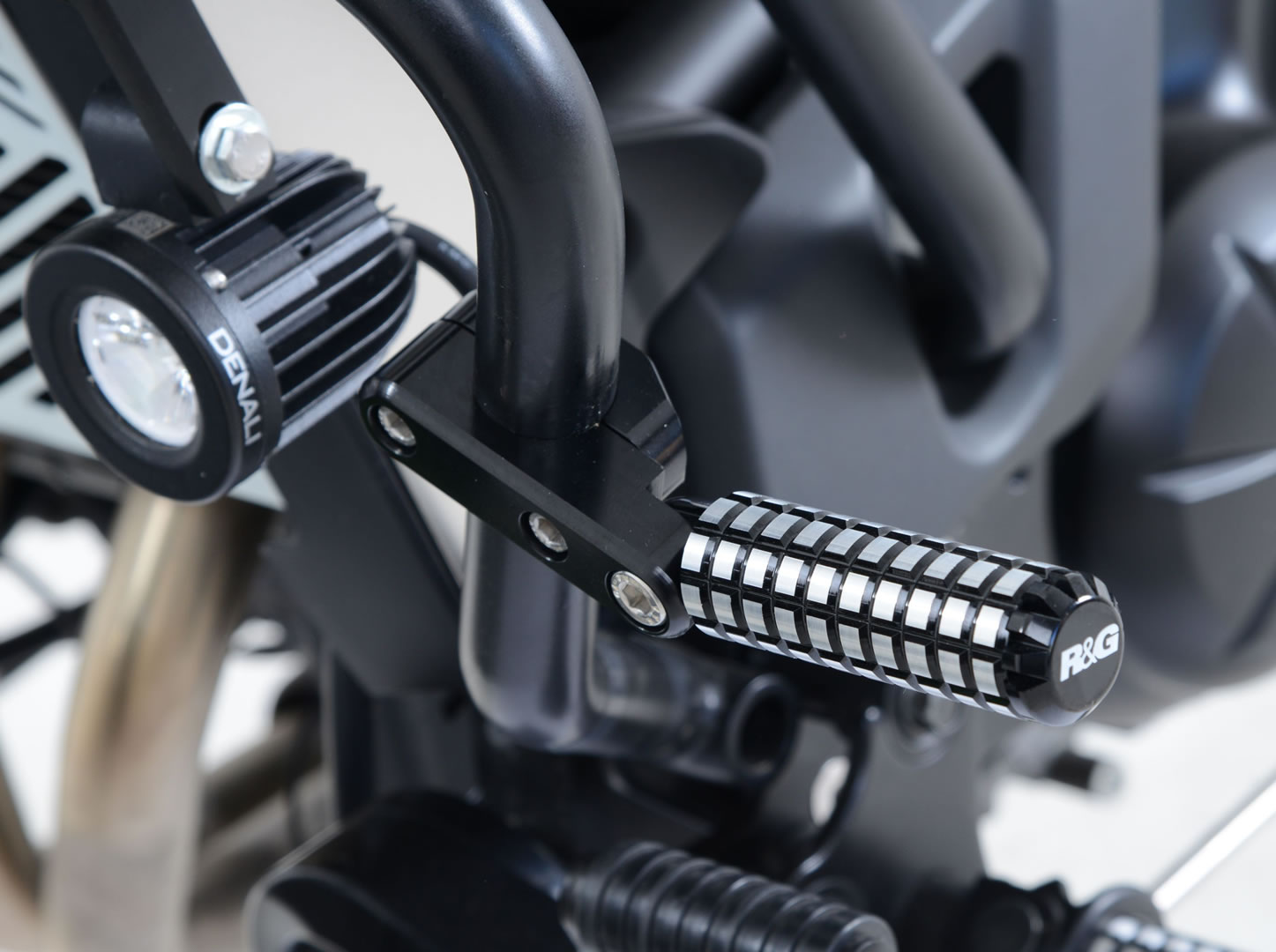 R&G Racing Universal Highway Pegs for 1"(25.4mm) / 7/8" (22mm) Bars R&G Racing Universal Highway Pegs for 1"(25.4mm) / 7/8" (22mm) Bars